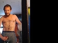 Working out those muscles and cock on webcam