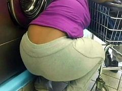 Thick Ebony Gray Laundromat Booty!