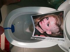 Piss Tribute 4 Avril Lavigne n.2