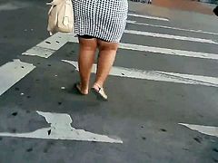 Thick ebony thighs candid street