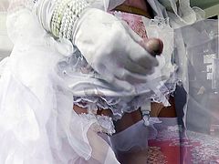 Squirting Bride