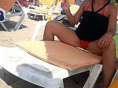 her wide open legs, sexy pussylines in bikini