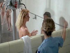 Linda Blair, Sybil Danning, Sharon Hughes... -Chained Heat