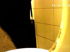 Spycam aux toilettes 3