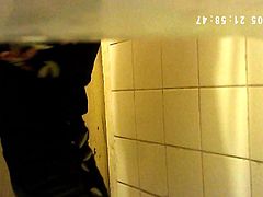 Spycam aux toilettes 40