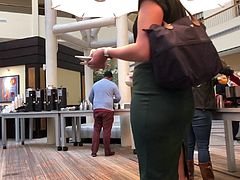 Candid thick coworker ass in tight pencil skirt