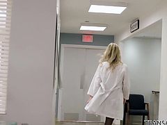 TS beauty surprises the doctor