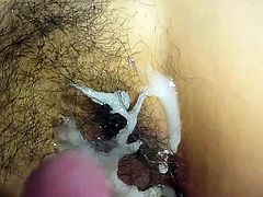 HAIRY PUSSY CUMSHOT