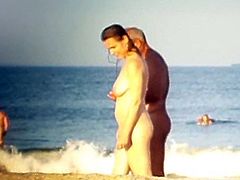 Candid 09 - Nice tits, nude beach couple - w slow mo