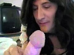 Tranny gives a BJ