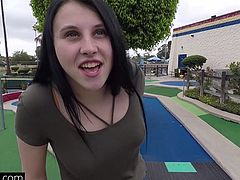 College girl Kinsley Anne sucks  dick in a parked car