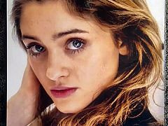 Natalia Dyer 6