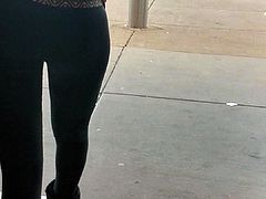Sexy Black Teen in leggings (Busted)