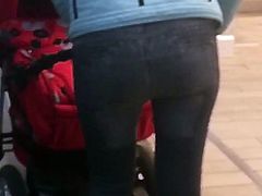 Young mom with nice ass