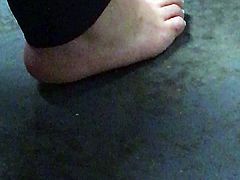Isabel feet