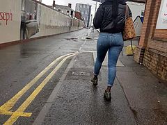 Big black bubble booty in jeans walking