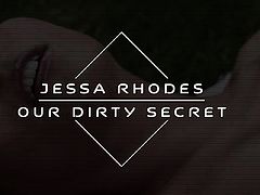 Seductive slut Jessa Rhodes uses her cock sucking lips and