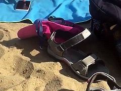 Voyeur a la plage (107) - busty MILF topless at beach