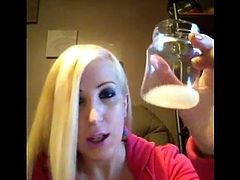 Blonde Youtuber showing how to squeeze milk out of a tit