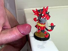 Hotglue: Incineroar amiibo