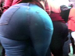 BiG booty pawg in jeans.