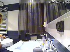 ip cam young girl - bathroom cleaning pussy 2