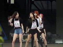 Korean celeb rose dance