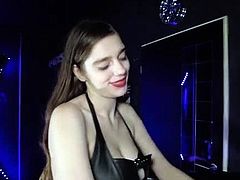 Zara Bizarr - Rubber Slut Fucked On The Gyn Chair