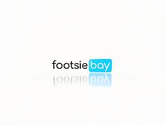 Footsiebay Curvy blonde Octavia Red sensual pussy massage