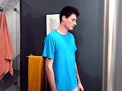 Teen stepsister rewards big dick stepbro