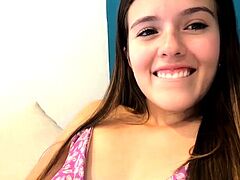 Amateur Webcam Babes Going Solo