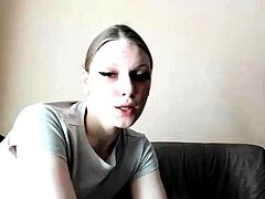 Brunette Couch Webcam Solo Fun Masturbating